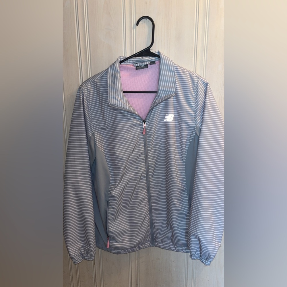 New Balance Women's Light Gray Striped Utility Jacket